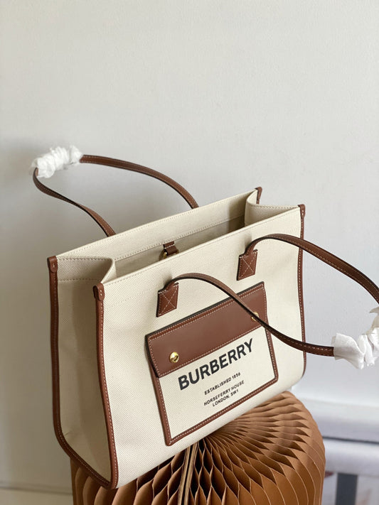 Burberry White Freya Tote Bag 33x12.5x26cm