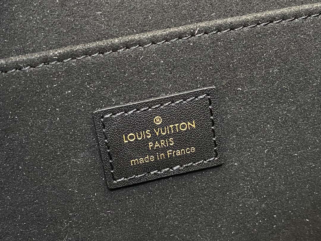 Louis Vuitton 2WAY Chain Leather Shoulder Bags