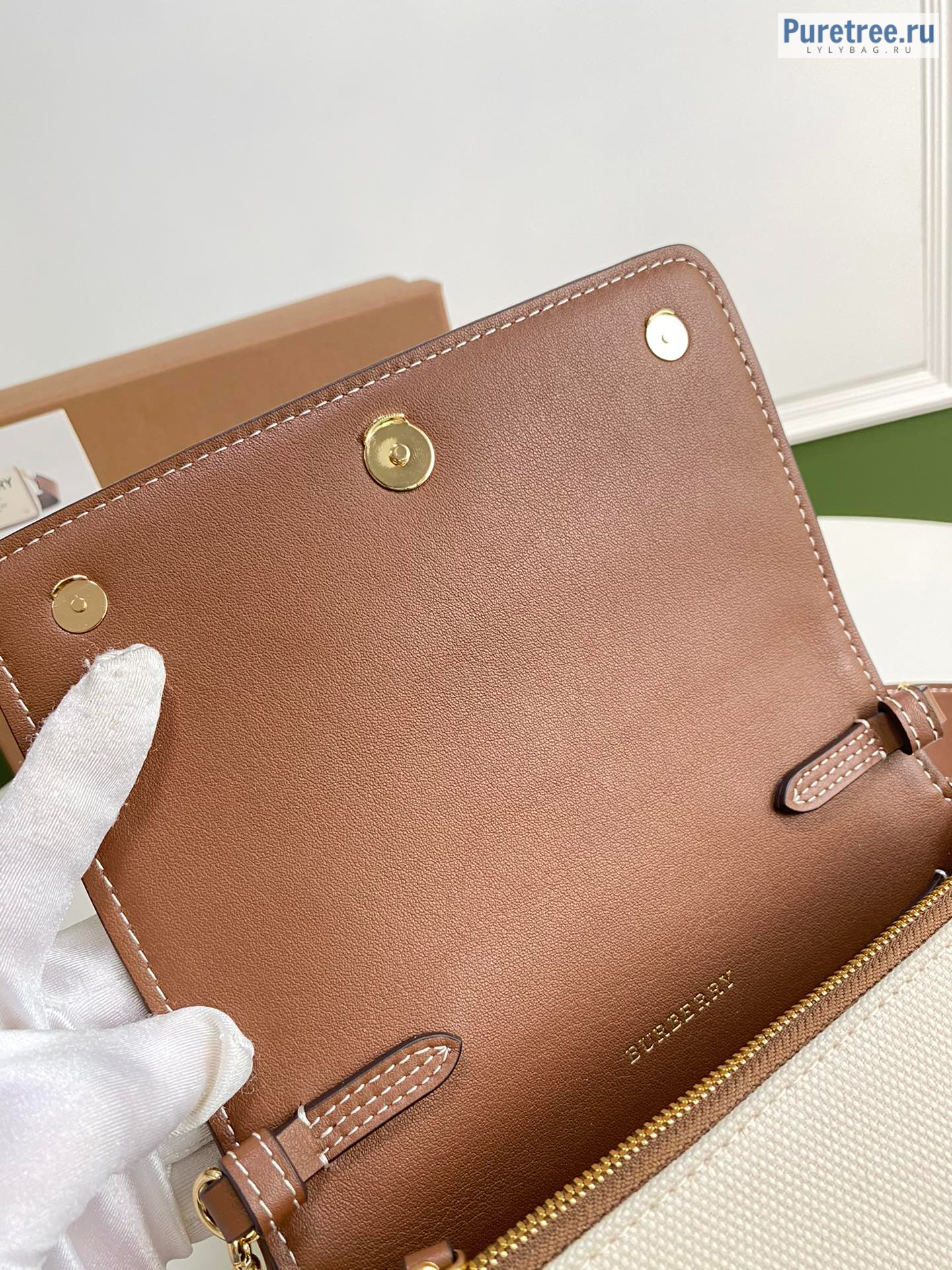 BURBERRY Small Horseferry Crossbody Bag - 18 x 8 x 12cm