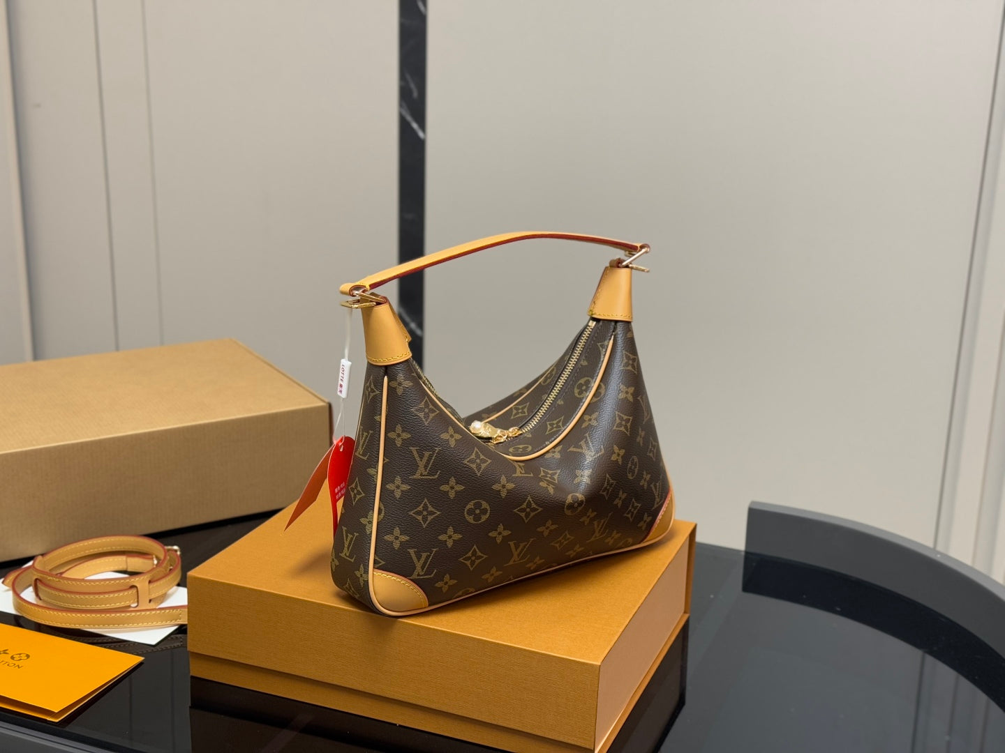 Louis Vuitton LV Vintage Classic Shoulder Bag 34x16cm