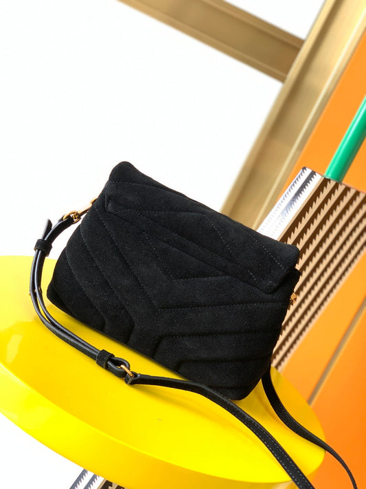 YSL Loulou 20 Black Velvet 20x14x7cm