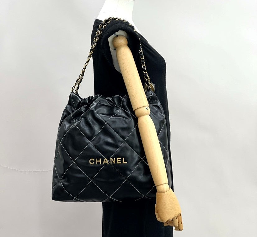 Chanel 22 Handbag 23B Shiny Calfskin Black Chain Quilt 35 x 37 x 7 cm