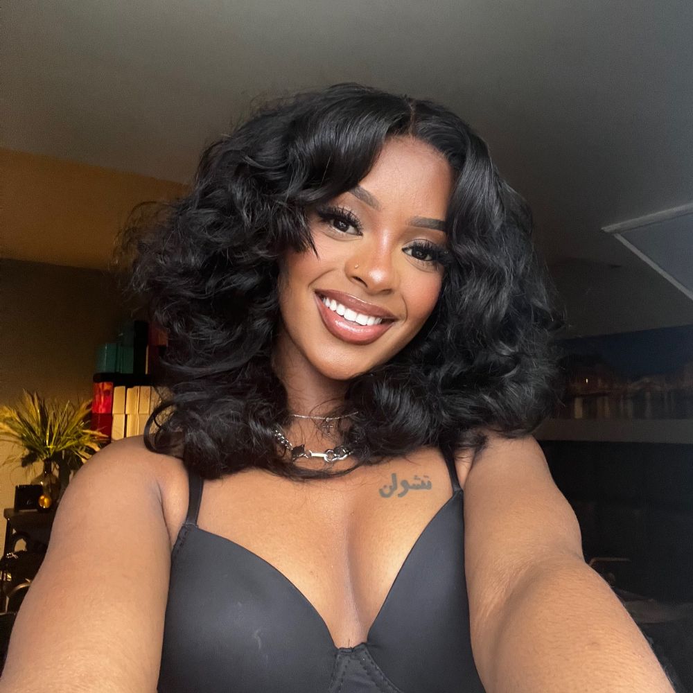 Shoulder Length Layered Wavy Wigs With Curtain Bangs