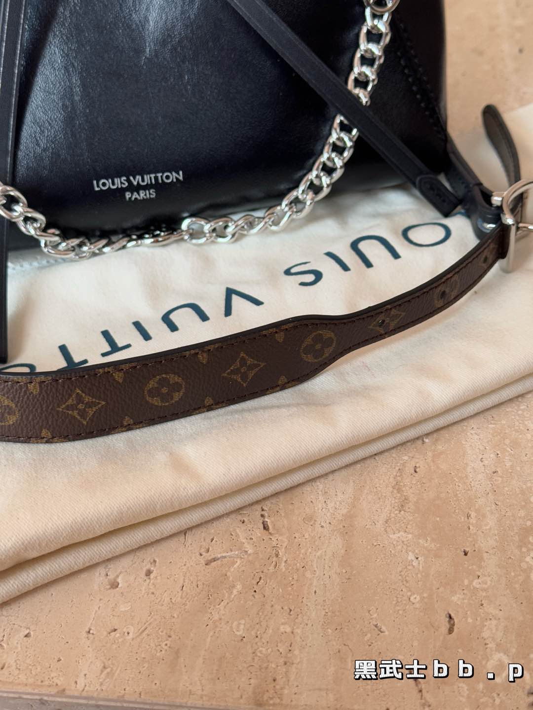 Louis Vuitton LV Black Tote Bag Slidable Metal Chain 26x17cm
