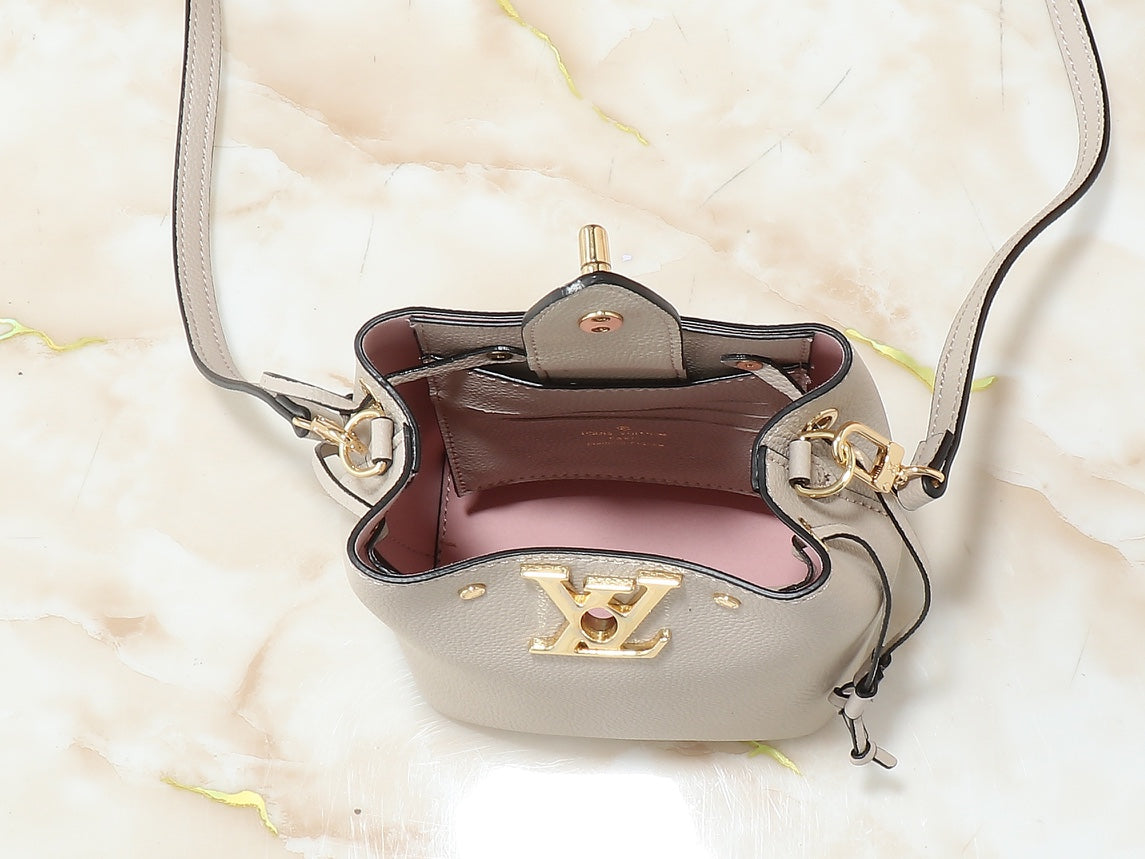 Louis Vuitton LV Tiny Nano Lockme Bucket Shoulder Bag 13.5x16.0x10.0cm
