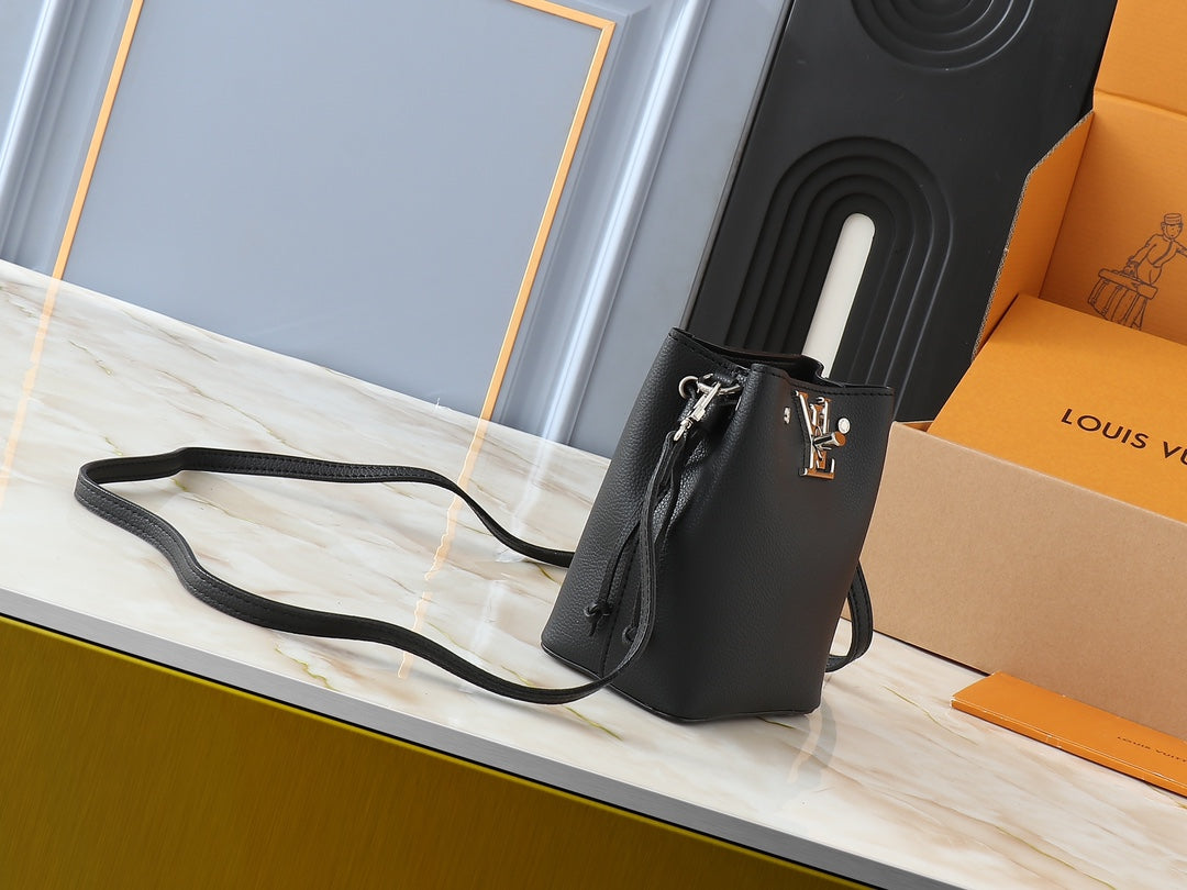 Louis Vuitton LV Tiny Nano Lockme Bucket Shoulder Bag 13.5x16.0x10.0cm