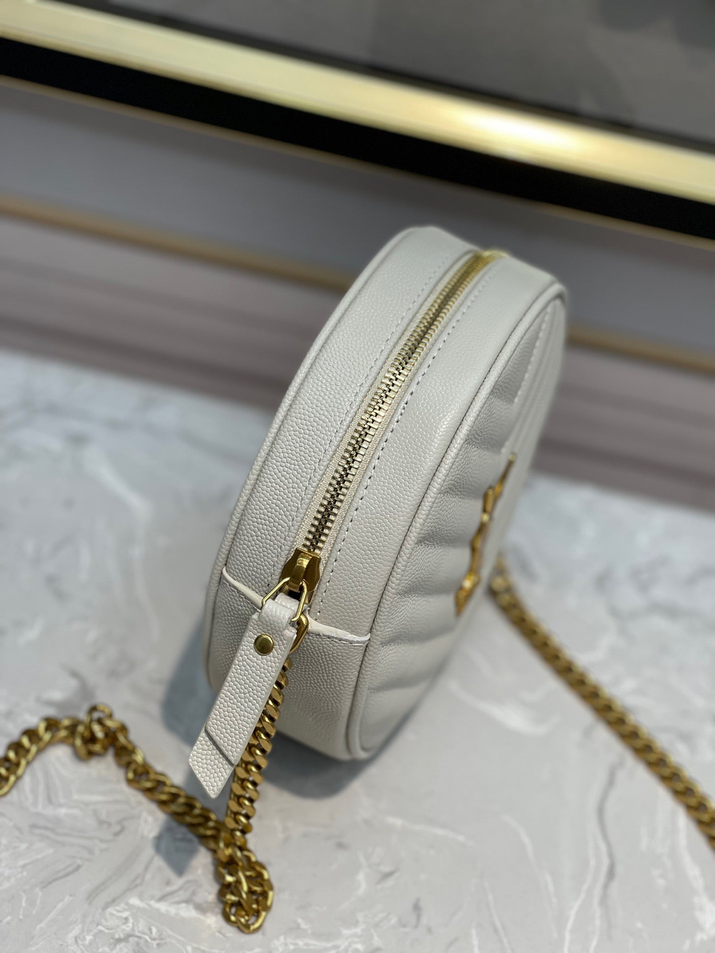 YSL Bolsa transversal Vinyle Redonda White 17 x 17 x 5.5 cm