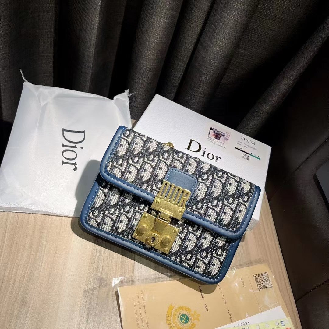 Dr addict chain embroidered presbyopia bag