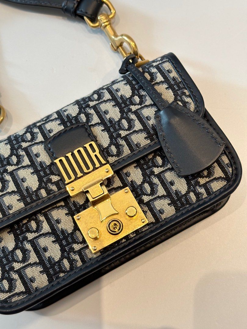 Dr addict chain embroidered presbyopia bag