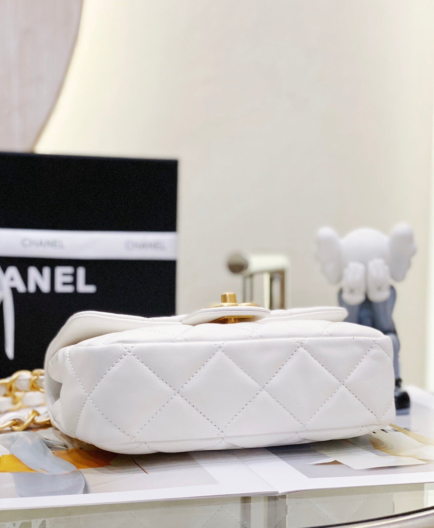 Chanel Small Flap Bag White Lambskin AS4012 size 21x12x7 cm