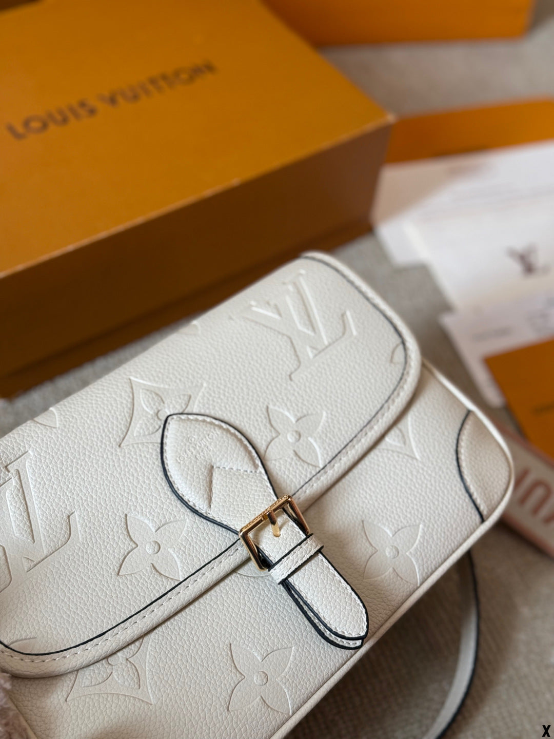 LV Louis Vuitton Tote Bag White 25x15cm