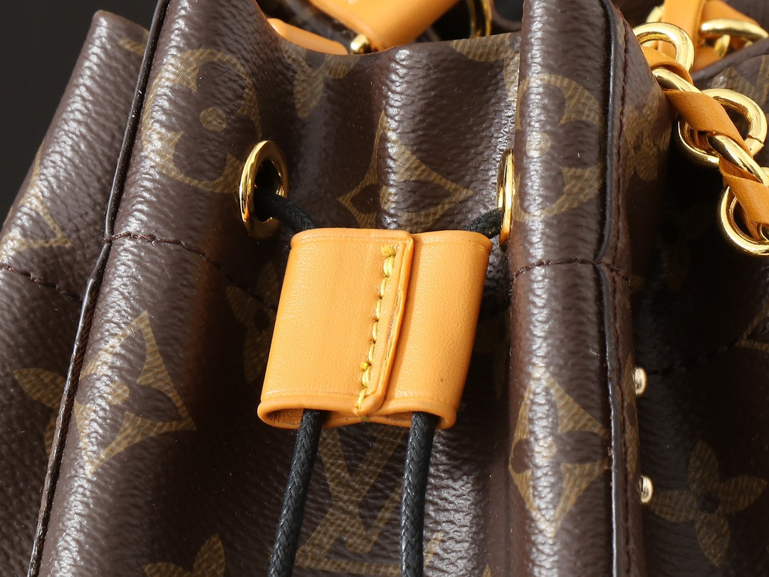 Louis Vuitton LV Classic Noé Handbag Tote Bag 23x27x8cm