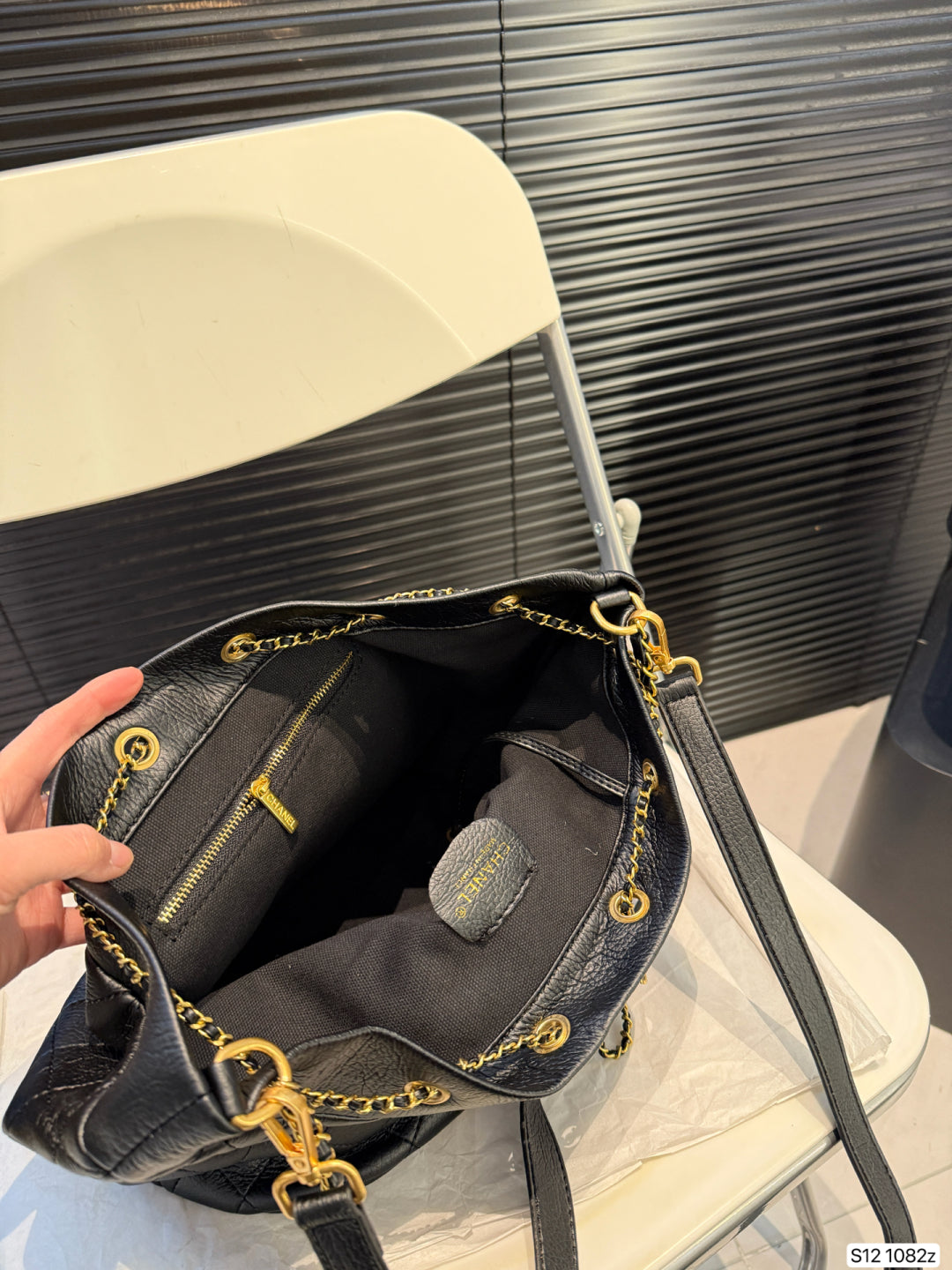 Louis Vuitton LV Black Tote Bag Slidable Metal Chain 26x17cm