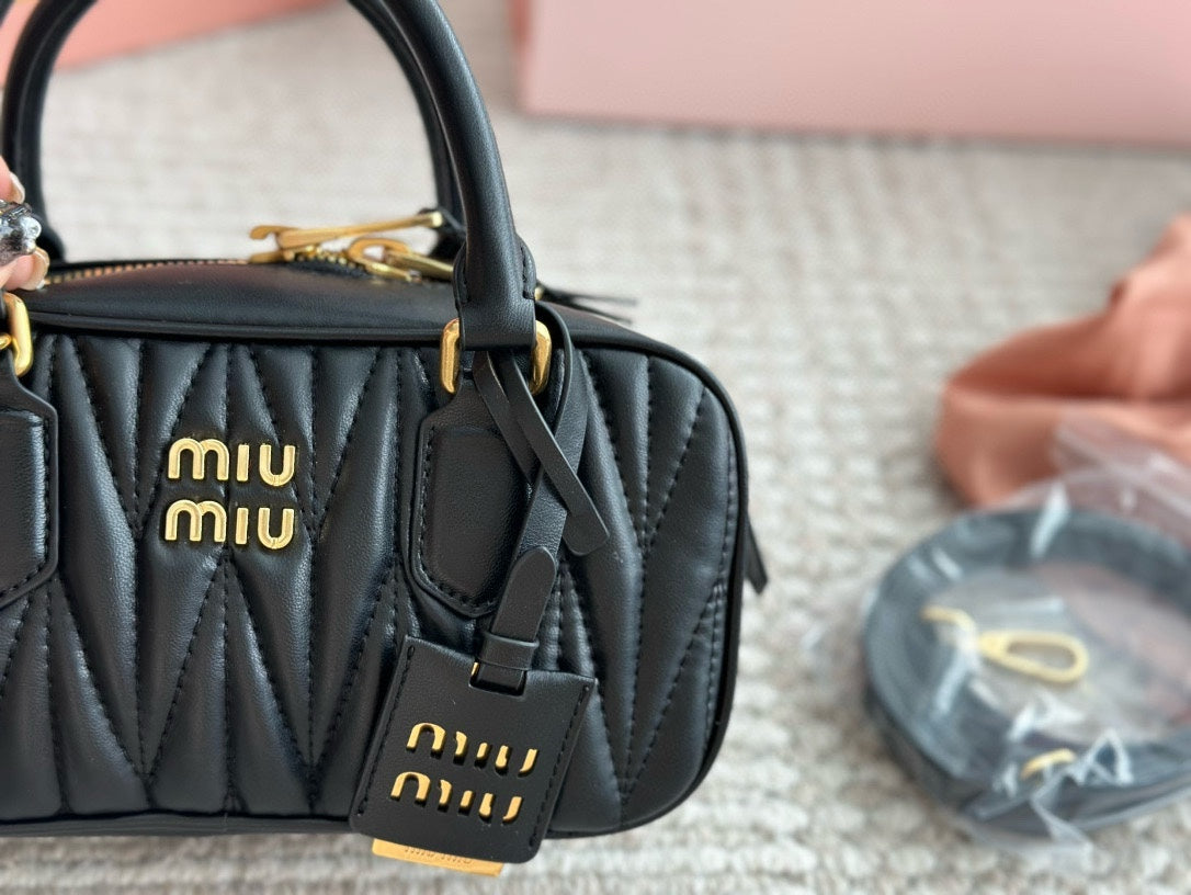 Miumiu Fashion Handbag Black Tote Bag