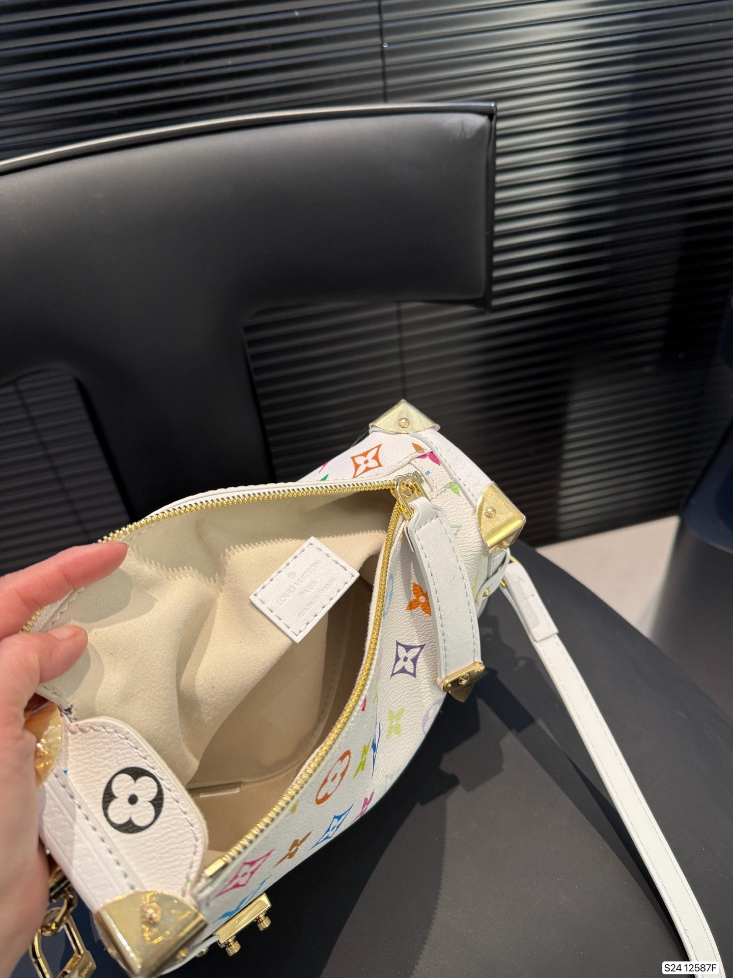 Louis Vuitton LV Trend White Tote Bag Crossbody 23x16cm