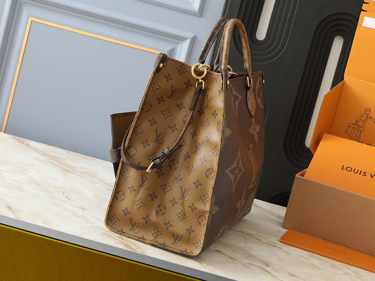 LOUIS VUITTON  Reverse Monogram Giant Onthego Voyage