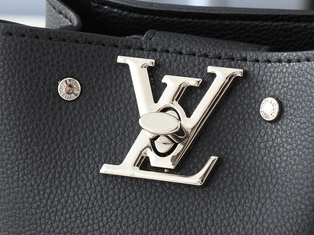 Louis Vuitton LV Tiny Nano Lockme Bucket Shoulder Bag 13.5x16.0x10.0cm