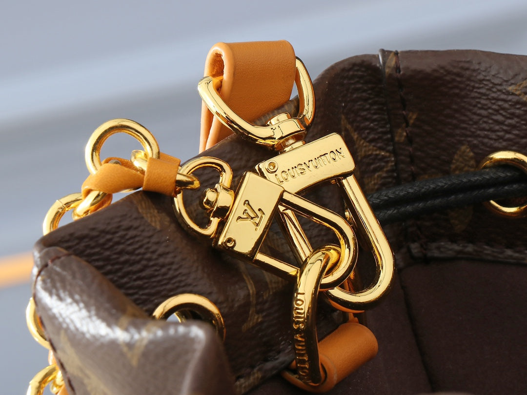 Louis Vuitton 2025 Cruise Noe Trunk bucket bag 22  x 25 x 8 cm