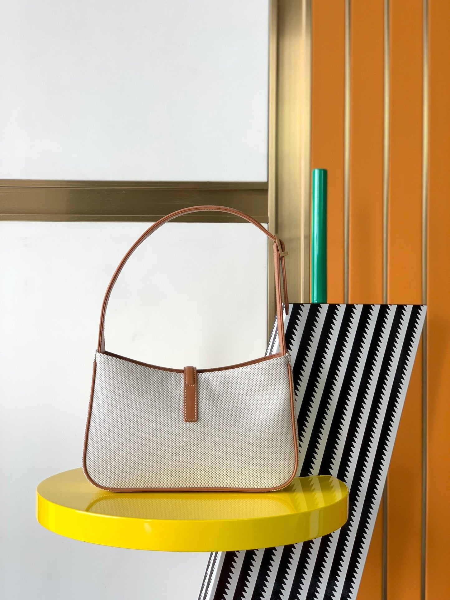 YSL LE 5 À 7 in canvas and leather - 23 X 16 X 6.5 CM