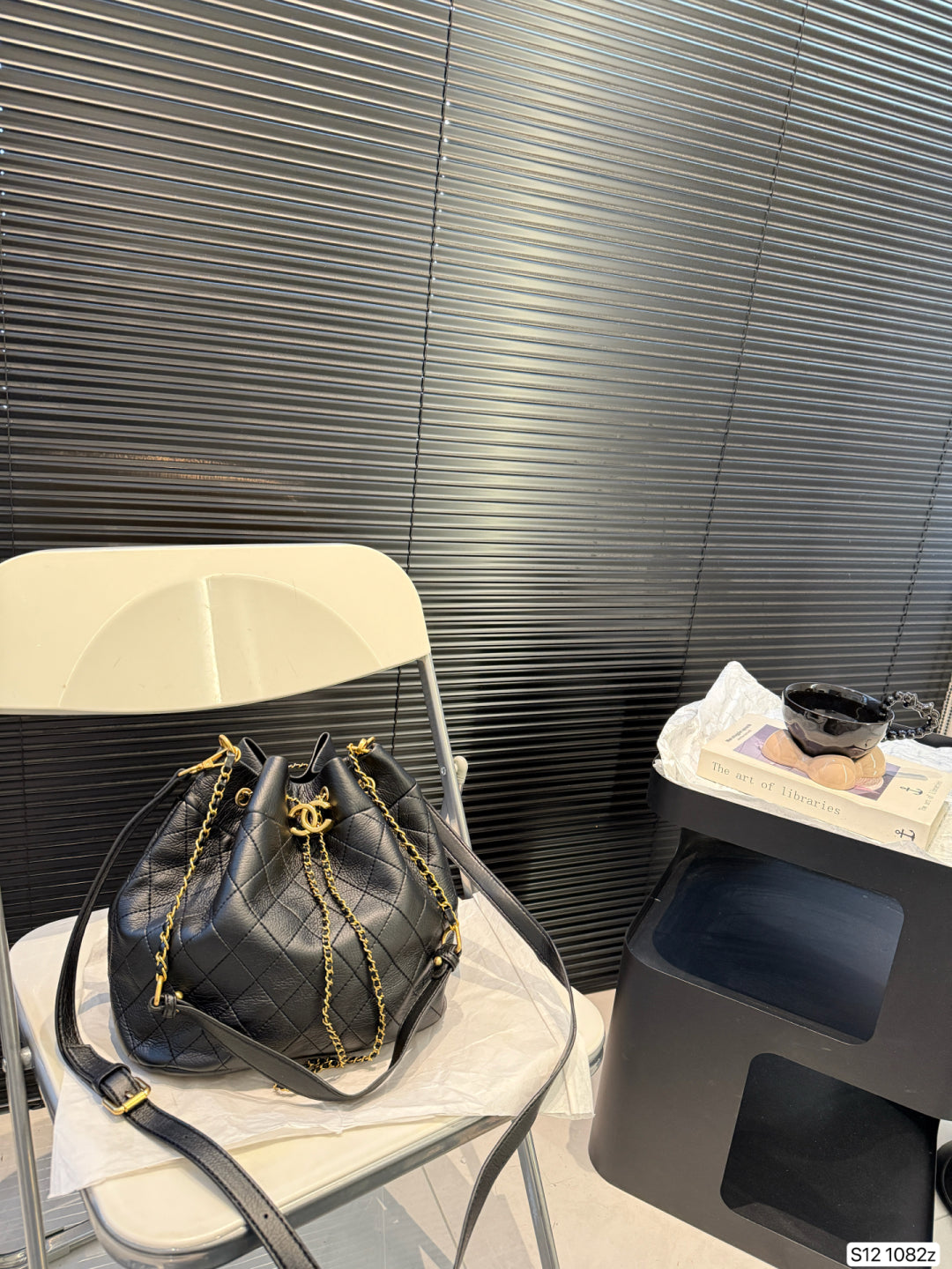 Louis Vuitton LV Black Tote Bag Slidable Metal Chain 26x17cm