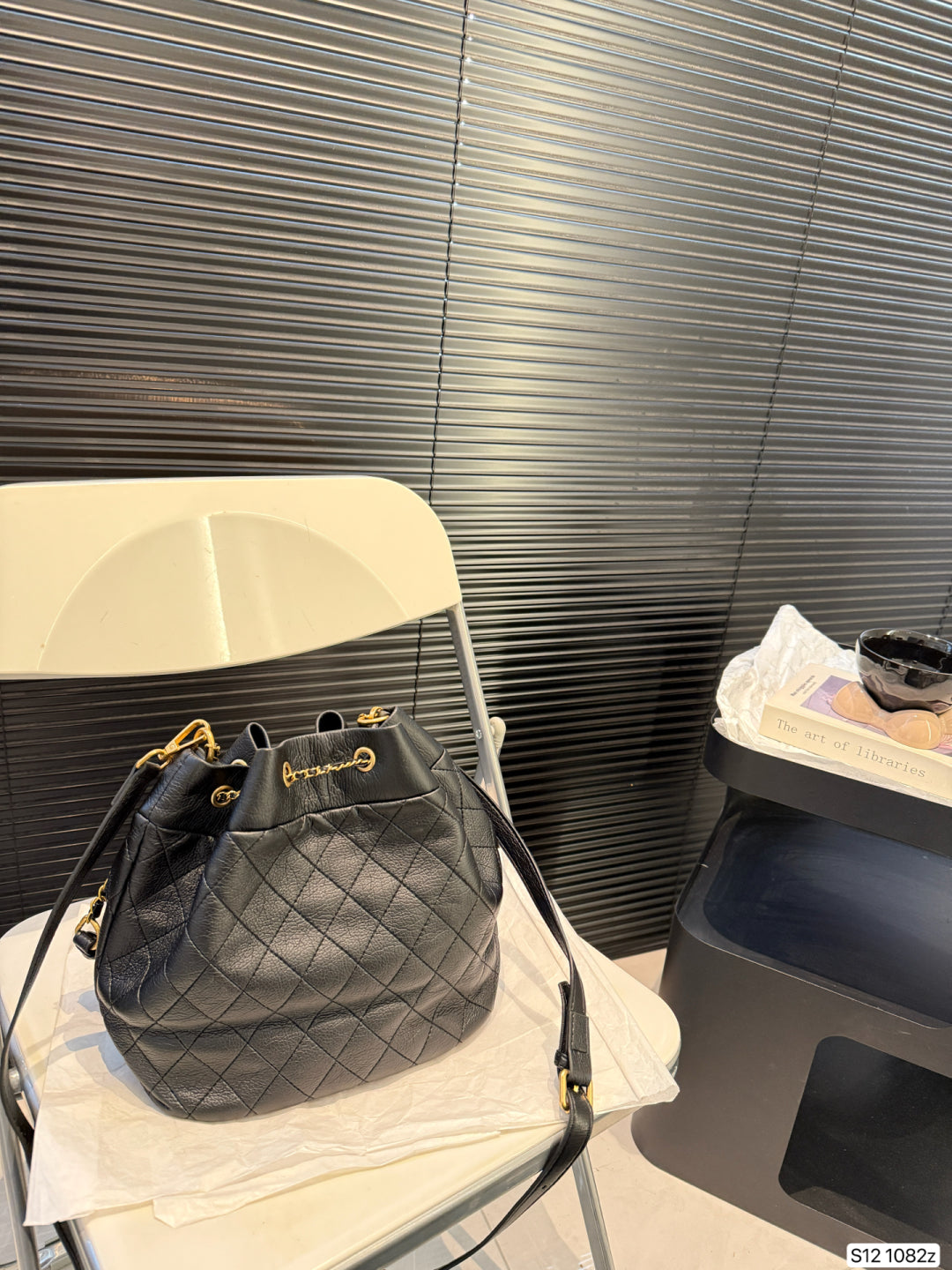 Louis Vuitton LV Black Tote Bag Slidable Metal Chain 26x17cm