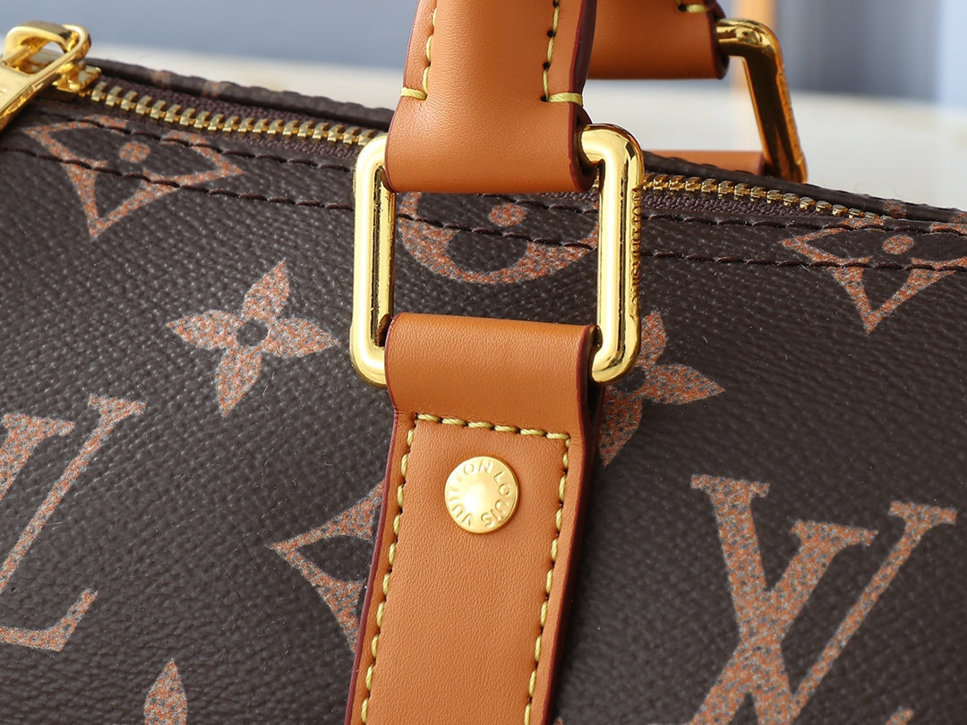 Louis Vuitton KEEPALL BANDOULIÈRE 25 Hand bag 25 x 15 x 11cm